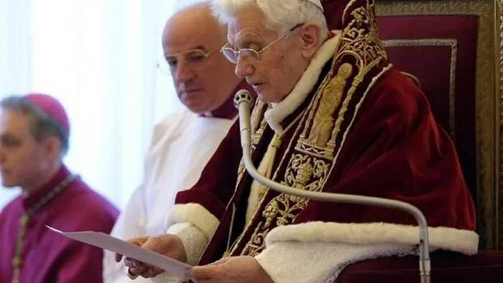 Bento XVI anunciou sua renúncia ao pontificado em fevereiro de 2013