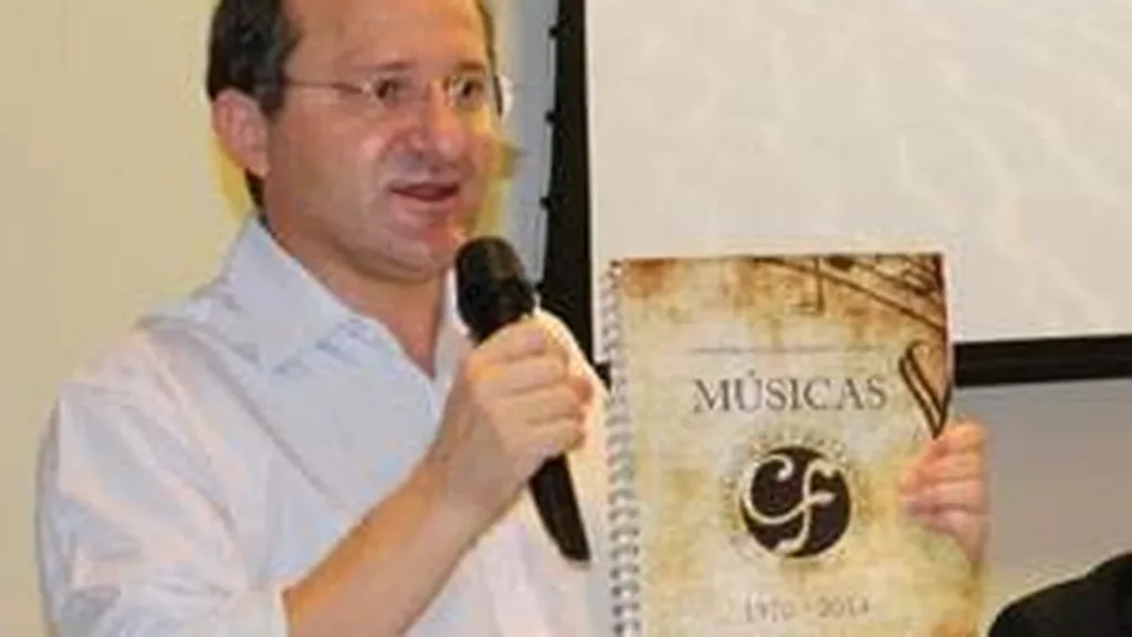Imagem carlossala do artigo Padre José Carlos Sala fala sobre coletânea de partituras dos cantos da CF
