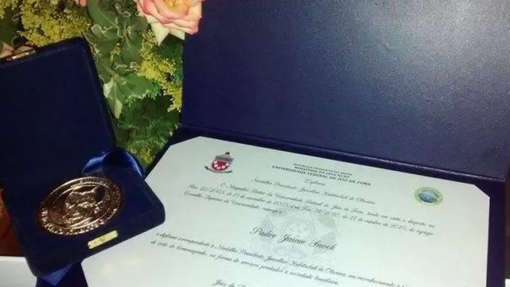 Imagem documento a do artigo Padre Jaime Snoek recebe homenagem da Universidade Federal de Juiz de Fora