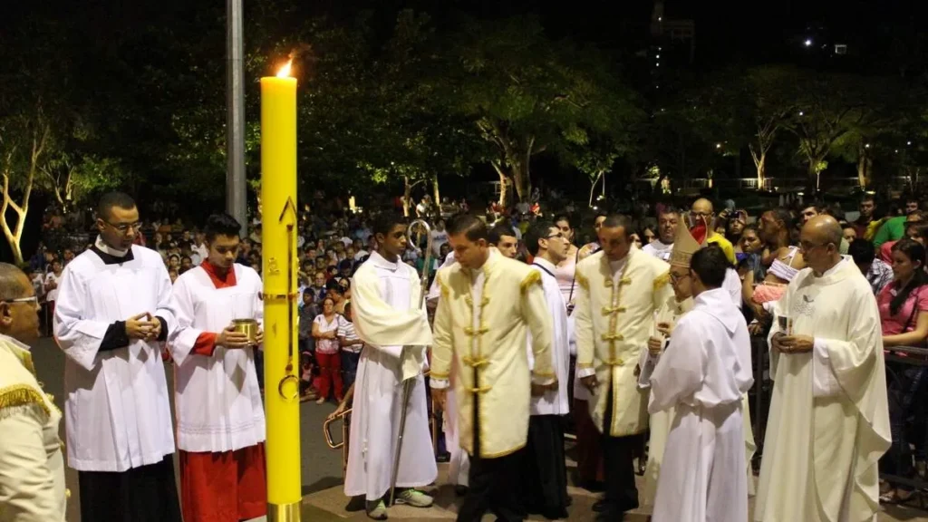 Imagem vigilia pascal polyana gonzaga 12 do artigo Santuário recebeu 40 mil devotos a mais que o esperado na Semana Santa