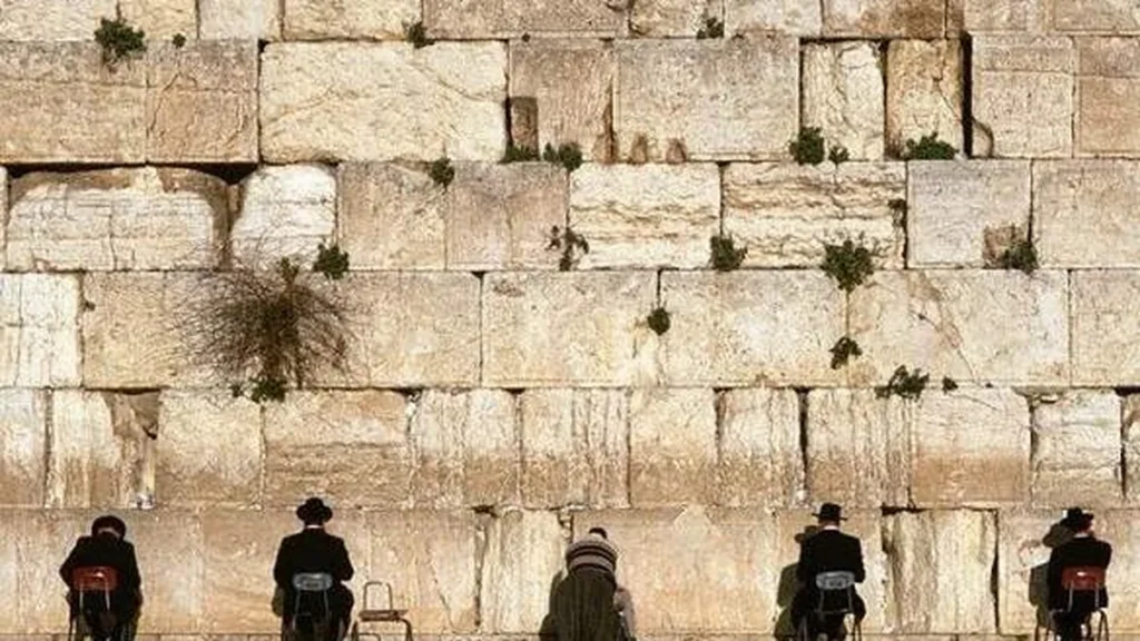 Imagem muro das lamentacoes do artigo Aliança entre Igreja e Estado civil possibilitou a ocupação do continente latino-americano