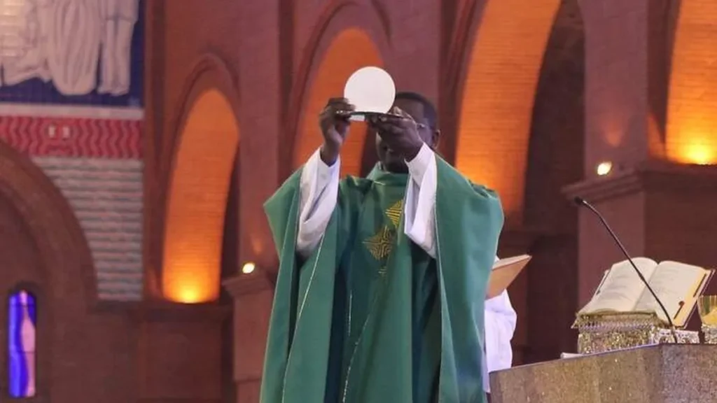 Imagem img 3632 do artigo “Corpus Christi é a partilha do Corpo de Deus”