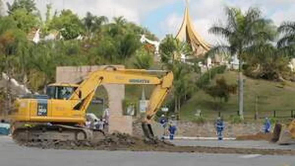 Imagem img 4317 do artigo Santuário realiza obras de recuperação da malha viária do estacionamento