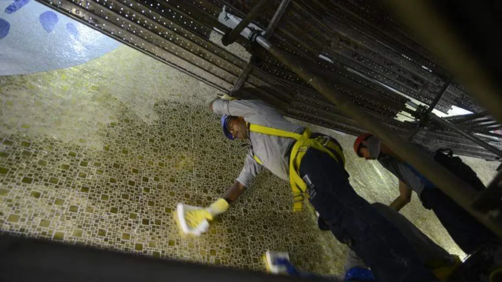 Imagem assentamento de mosaico na cupula central novembro 14 1 do artigo Santuário em Ação: Fé, união e trabalho!