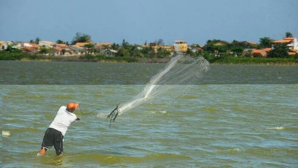 Imagem comunidade pesqueira de zacarias um grande empreendimento imobiliario esta previsto para a regiao foto tania rego agencia brasil do artigo Documentário relata conflitos socioambientais em comunidades pesqueiras do país