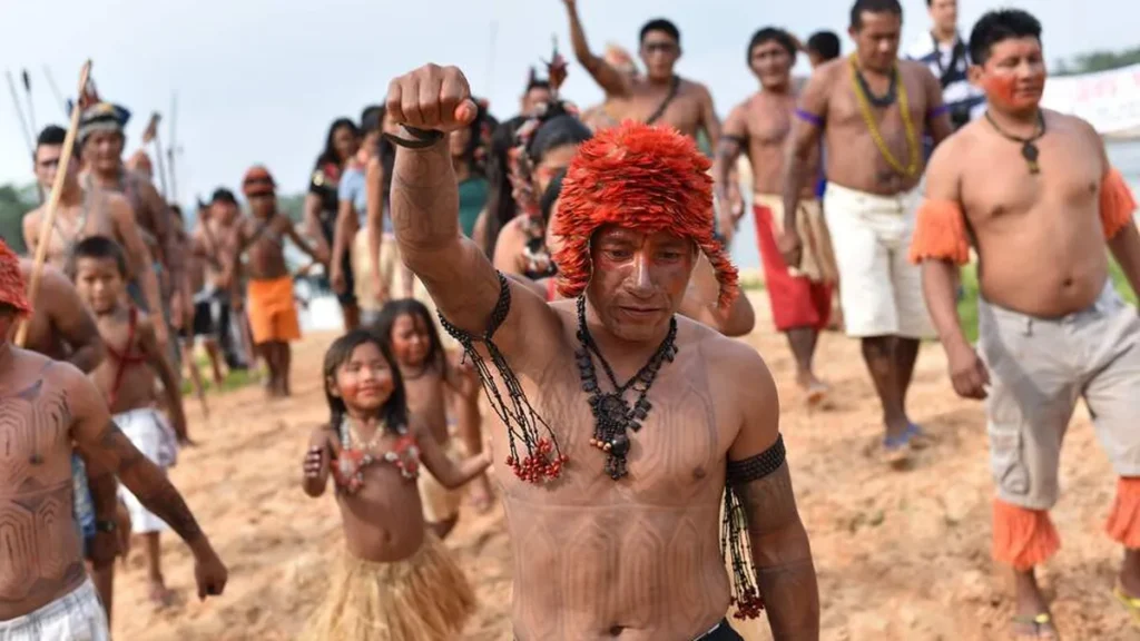 Imagem tapajos munduruku aaron vincent elkaim do artigo Documentário retrata luta contra hidrelétricas na Amazônia