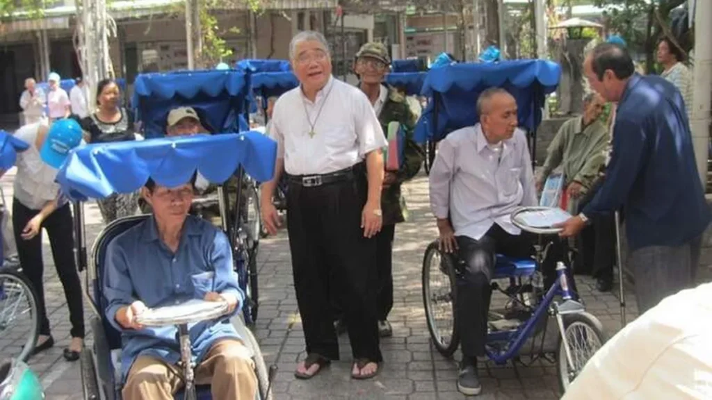 Imagem veteran2 do artigo Redentoristas ajudam veteranos de guerra abandonados no Vietnã