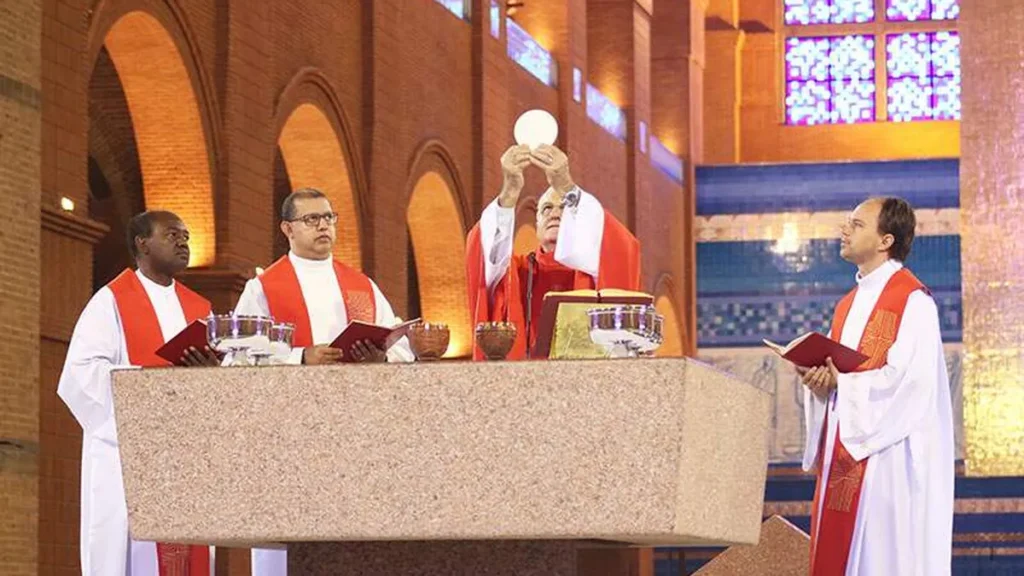 Imagem missa 9h 01062015 12 do artigo Tríduo de Corpus Christi no Santuário Nacional: “Eu vim para servir”