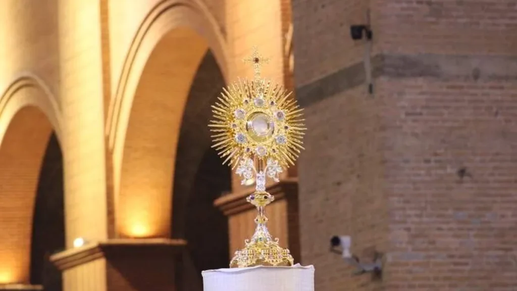 Imagem missa do santissimo osid luana correa 29 do artigo Rádio Aparecida terá programação especial de Corpus Christi com missa do Papa