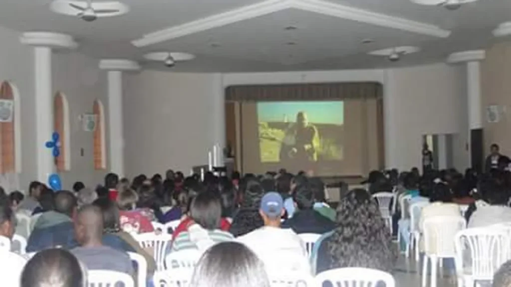 Imagem cine cristo em sao joao del rei 6 do artigo Paróquia em Lavras (MG) mantém projeto de evangelização por meio de exibição de filmes