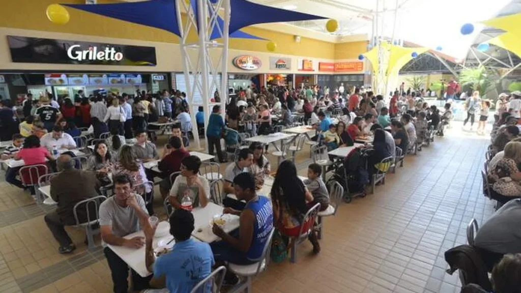 Imagem tlq0867 do artigo Centro de Apoio ao Romeiro inaugura nova praça de alimentação