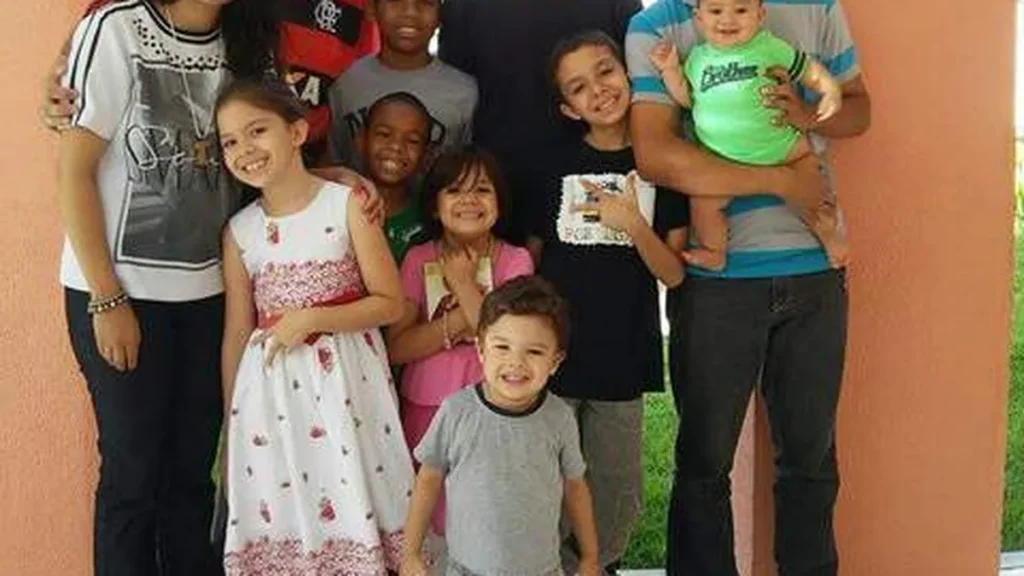 Imagem silvio elizangela familia arquivo pessoal do artigo Preconceito trava adoção de crianças no país