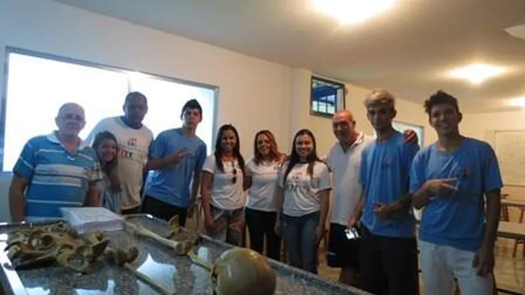 Imagem destaque jovens do cassg visita a esc 1