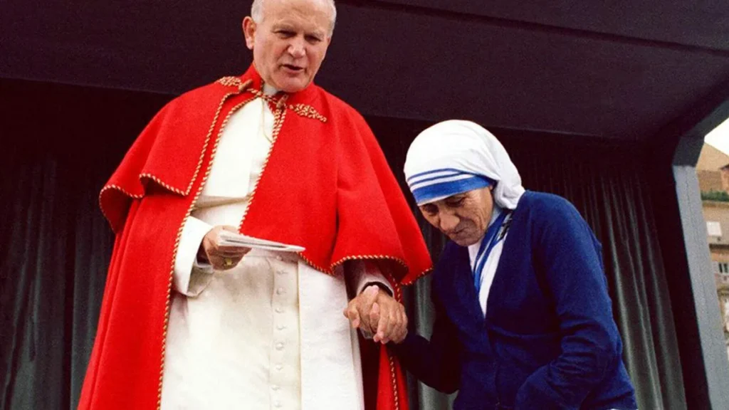 Imagem Sao Joao Paulo II e Santa Teresa de Calcuta do artigo Santos e beatos nos ajudam a viver a misericórdia