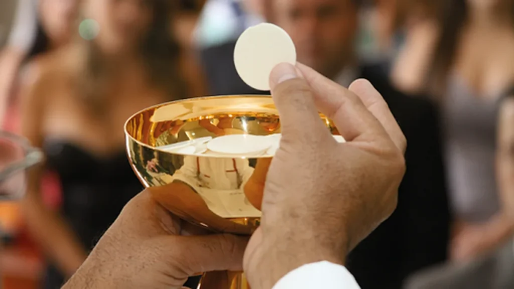 Imagem hostia do artigo O cuidado com os cantos devocionais durante as celebrações eucarísticas