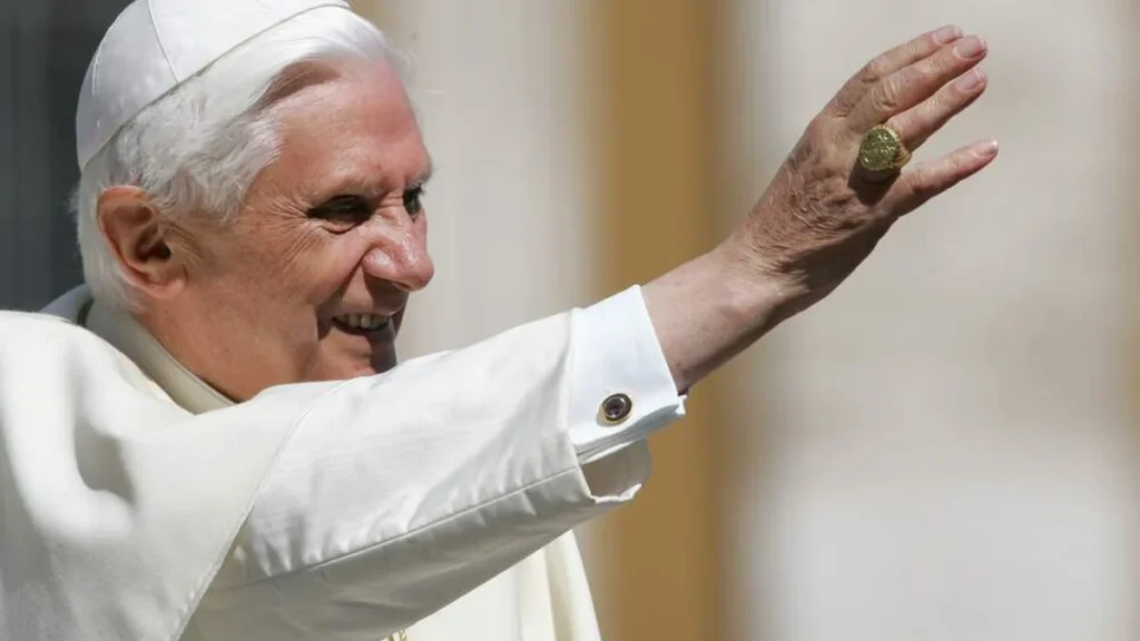 Imagem papa emerito bento xvi do artigo Curiosidades contadas no livro “Bento XVI: últimas conversas"