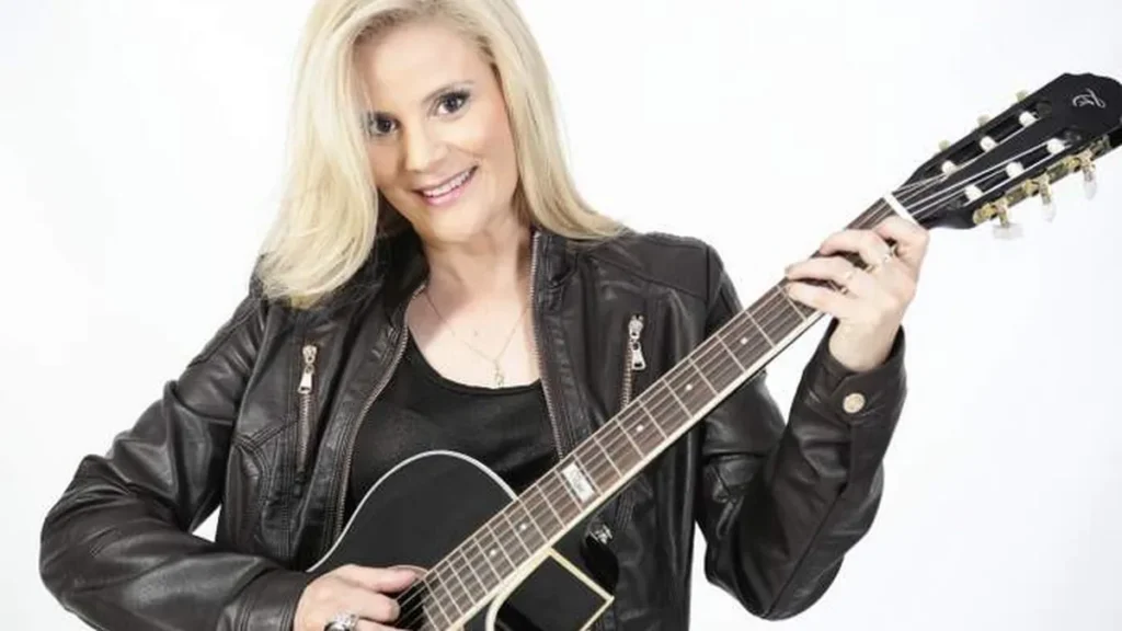 Imagem adrianagil 15 do artigo Adriana Gil: Cantora fala sobre dom e evangelização