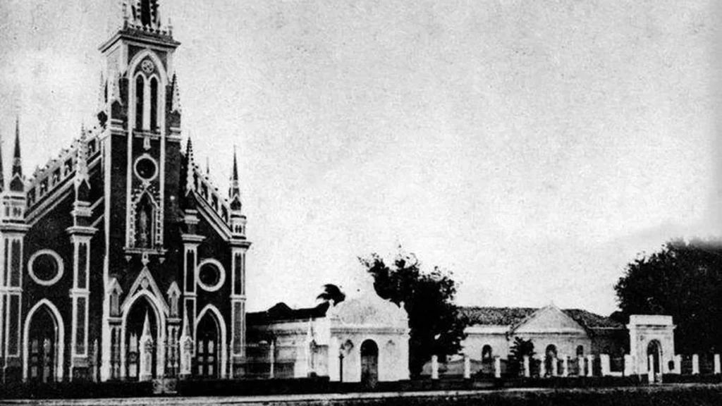 Imagem colegio da imaculada e igreja em fortaleza no final do seculo 19 reproducao do artigo Igreja na América Latina: as estruturas da Igreja