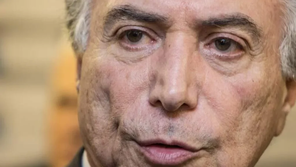 Imagem shutterstock do artigo No 1º de Maio Temer evita panelaço e não faz o tradicional pronunciamento na festa do trabalhador