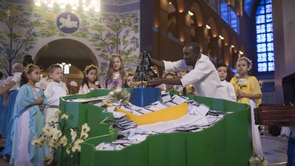 Imagem tlq2789 do artigo Coroação de Nossa Senhora Aparecida lembra abolição da escravidão