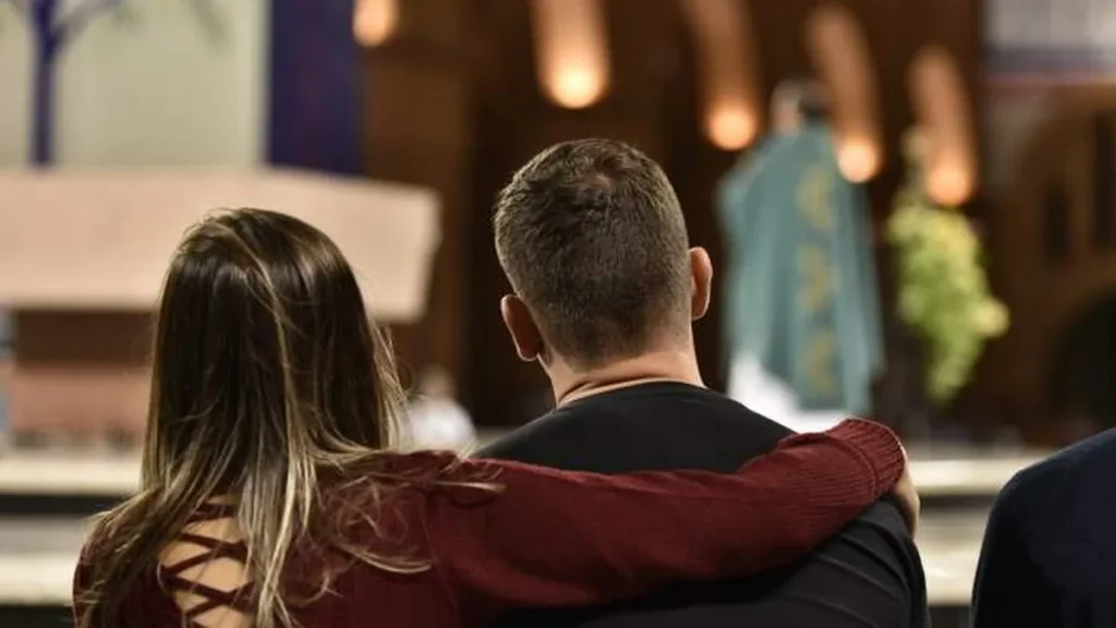 Imagem tlq7913 do artigo Missa da Juventude: Namoro é a capacidade de olhar para o coração do outro