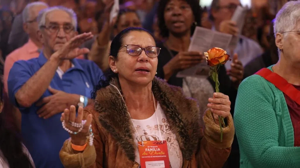 Imagem Missa Envio Familia dos Devotos Gustavo Cabral 52 Easy Resize.com do artigo Confira as orientações para trazer a sua romaria à Casa da Mãe!
