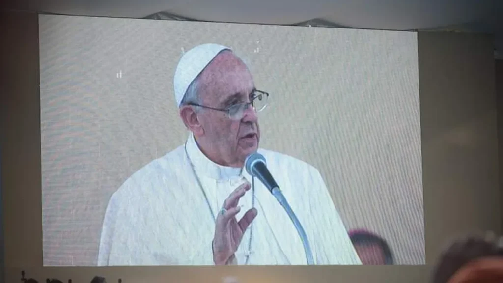 Imagem shutterstock do artigo Papa Francisco fará contato com astronautas a bordo da estação espacial internacional