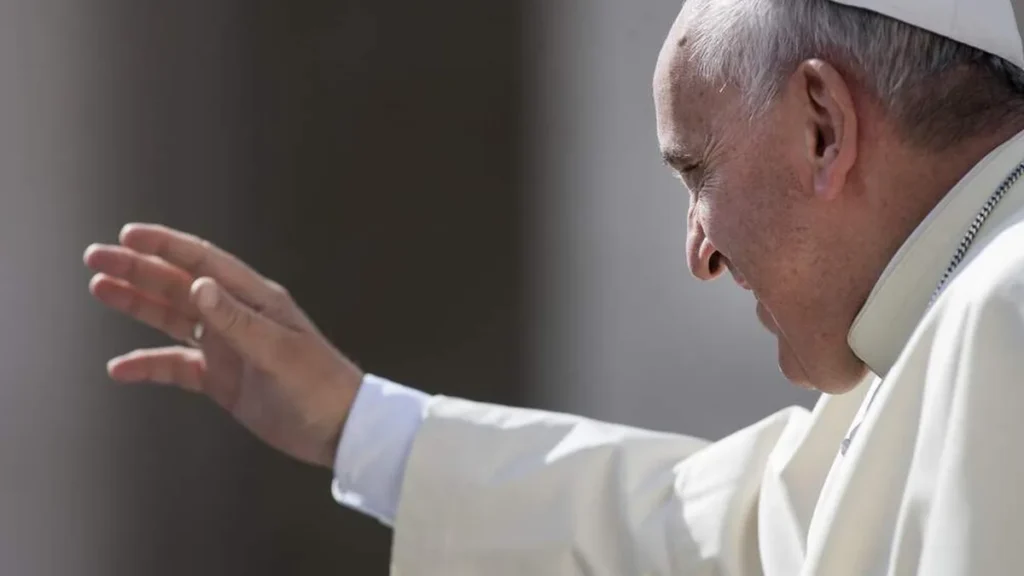 Imagem shutterstock do artigo Papa envia mensagem de pesar pelas vítimas de acidente no Peru