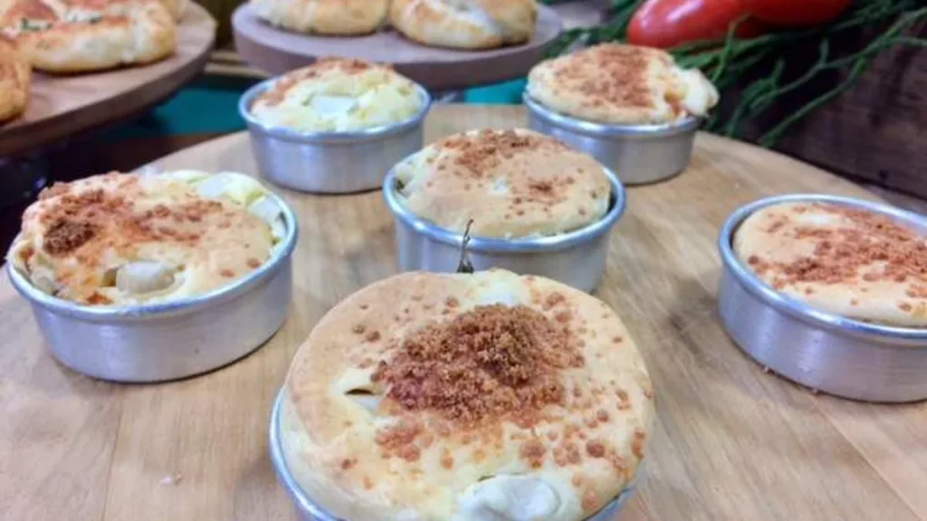 Imagem Roseta de Parmesao do artigo Aprenda a fazer uma roseta de parmesão e empadinha de pão de queijo!