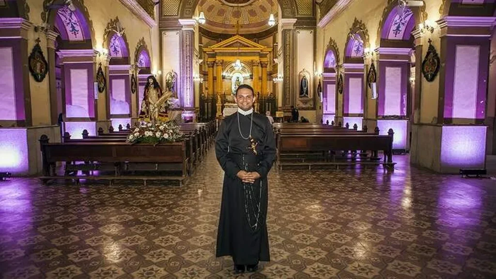 Imagem Padre Rodrigo e Equipe pirapora do artigo Bem-vindo Romeiro exibe especial oracional no Santuário do Senhor Bom Jesus de Pirapora