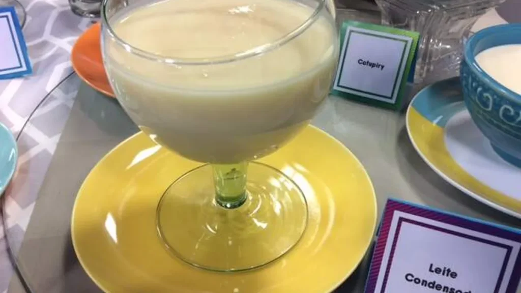Imagem Leite condensado caseiro do artigo O Chef Roberto Augusto te ensina a fazer leite condensado e creme de leite caseiro!