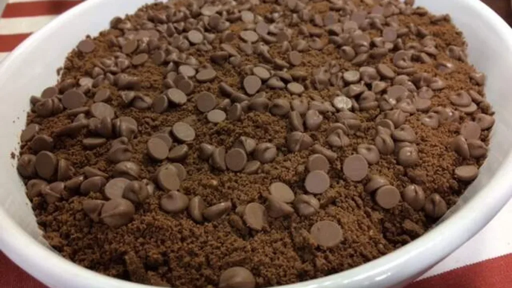 Imagem TORTA DE BANANA COM FAROFA DE CHOCOLATE do artigo Torta de banana com farofa de chocolate e Abacaxi nevado!