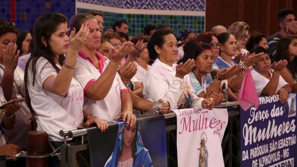 Consagração e sorteio da peregrinação da imagem de Nossa Senhora Aparecida.