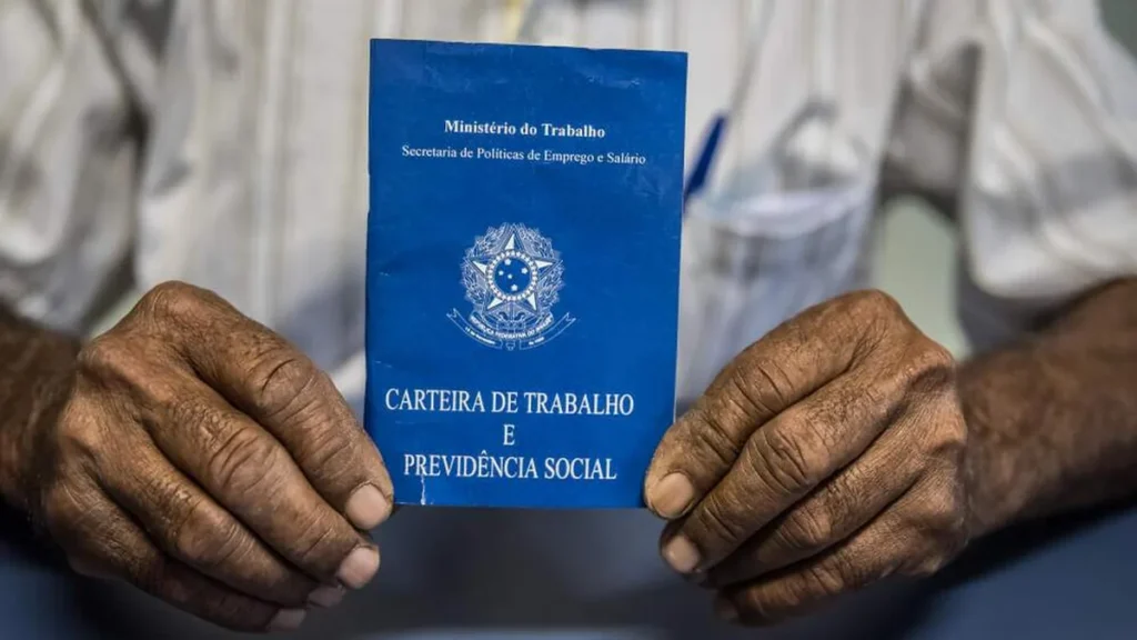 Imagem carteira de trabalho 7 do artigo Governo finaliza projeto de reforma da Previdência