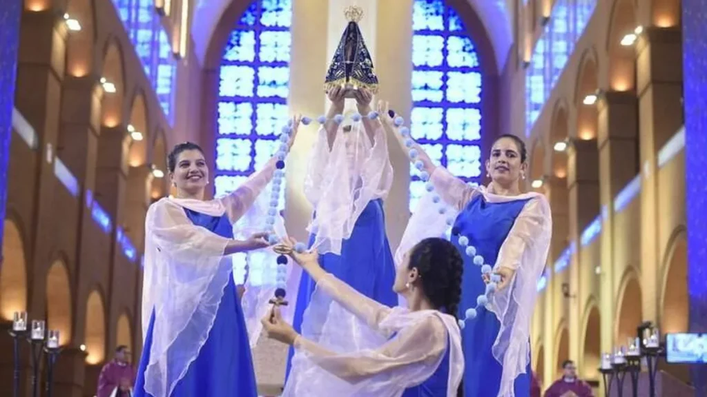 Santa Missa de ação de graças pela presença da Romaria do Terço das Mulheres no Santuário.
