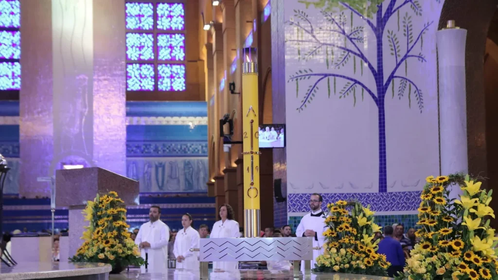 Imagem missadepascoa5 do artigo Devotos celebram Domingo de Páscoa na Casa da Mãe Aparecida