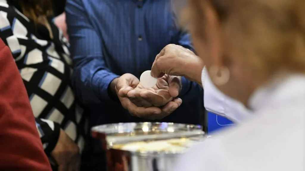 Imagem Comunhao no Santuario 1 do artigo Qual a função do Ministro Extraordinário da Sagrada Comunhão?