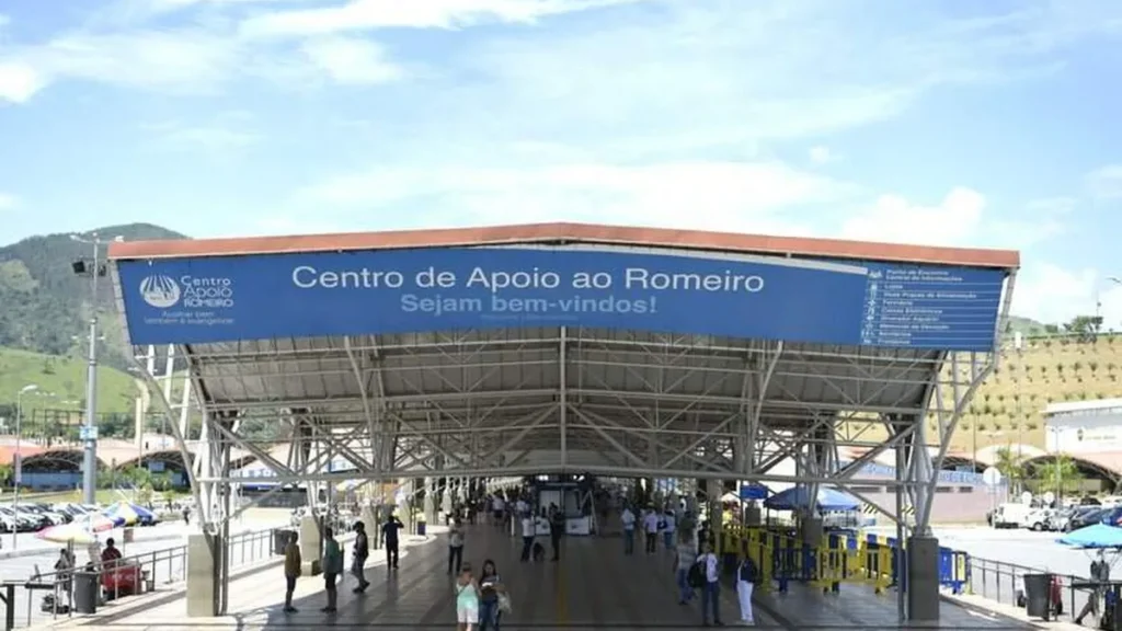Imagem Corredor de entrada para o Centro de Apoio ao Romeiro do artigo Centro de Apoio ao Romeiro e os cuidados para a acolhida dos devotos