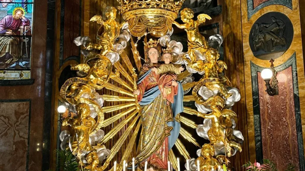 Imagem imagem de nossa senhora auxiliadora na basilica em turim na italia do artigo Nossa Senhora Auxiliadora: "Alguém com quem podemos contar"