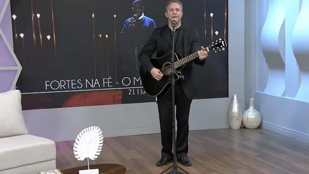 Imagem padre camilo santa receita do artigo Pe. Camilo canta e fala sobre Corpus Christi no Santa Receita