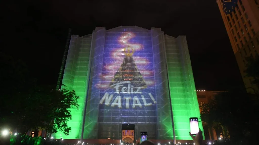 Abertura do Natal Iluminado no Santuário Nacional encanta devotos