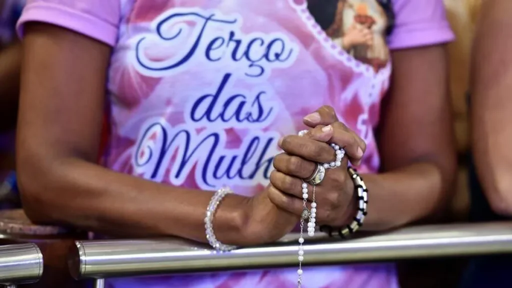 Santuário Nacional acolheu 5ª Romaria do Terço das Mulheres.
