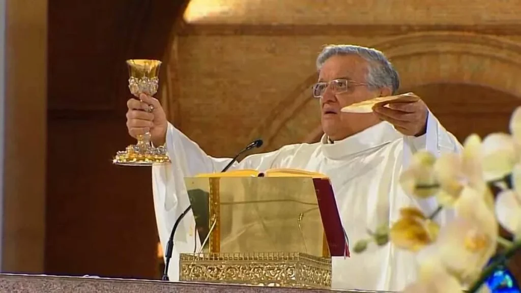 Imagem Pe. Luiz Carlos missa santa paulina do artigo Missa da memória de Santa Paulina: "Toda de Deus, toda dos irmãos"