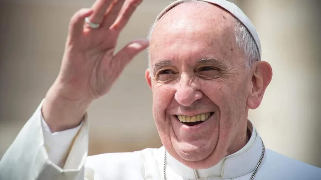 Imagem papa francisco do artigo Santo Padre escolhe tema para 55º Dia Mundial das Comunicações Sociais