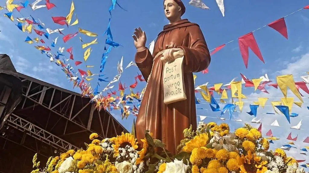 Imagem Frei Galvao celebrado em Guaratingueta do artigo Frei Galvão: Santo é celebrado pelo povo brasileiro