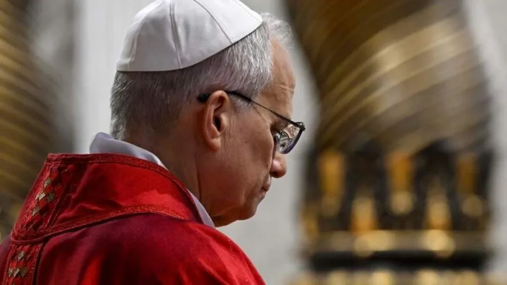 Imagem papa leao xiv durante celebracao da paixao do senhor em 2026 do artigo O que dizem os Papas sobre a misericórdia?