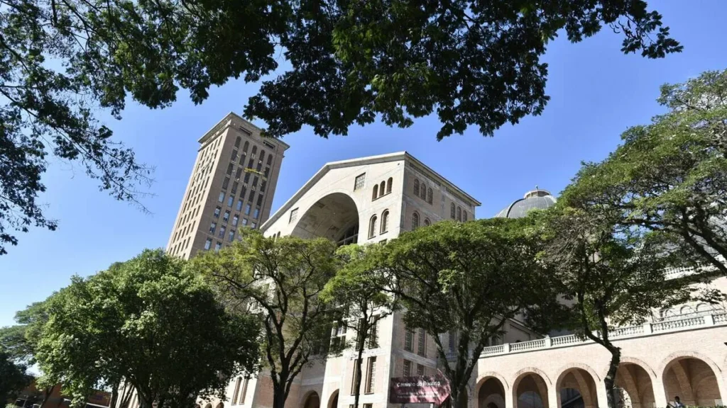 Imagem Areas verdes do Santuario Nacional do artigo Cuidado com o Santuário: demonstração de amor e devoção