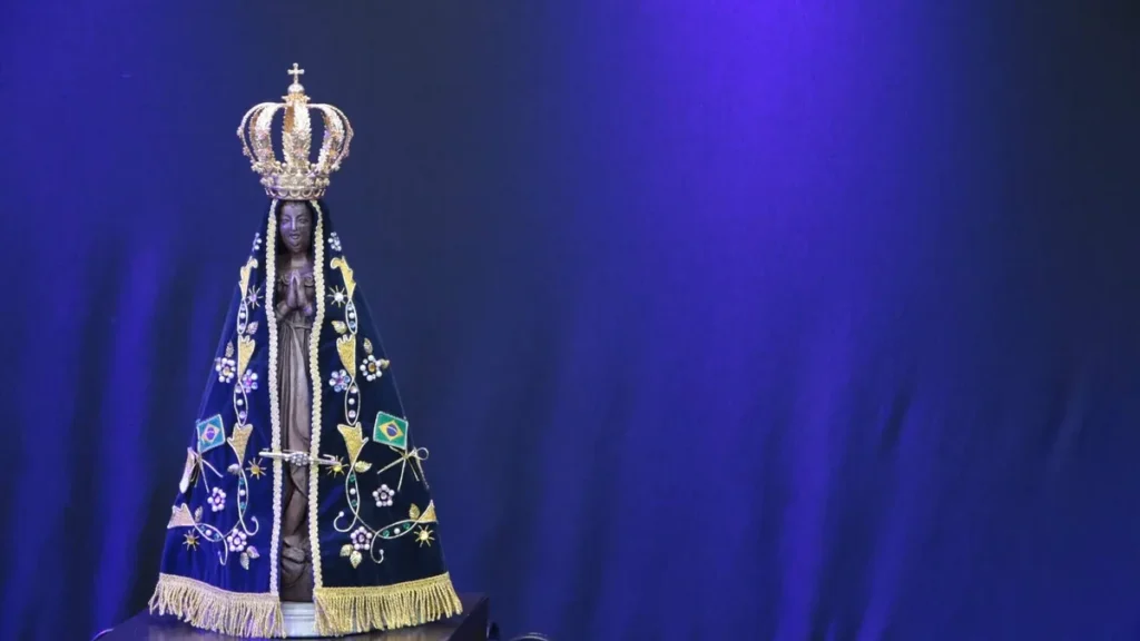 Imagem nossa senhora aparecida manto do artigo 3 curiosidades sobre o manto de Nossa Senhora Aparecida