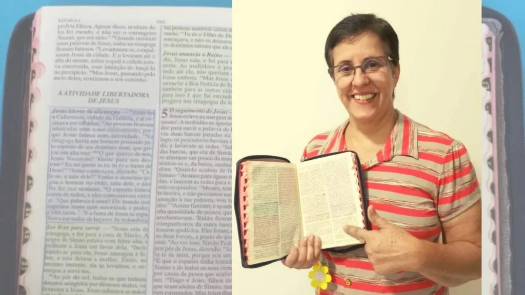 Imagem rafaela avila biblia 1 do artigo “Mostre sua Bíblia” é o convite do A12 no mês de Setembro
