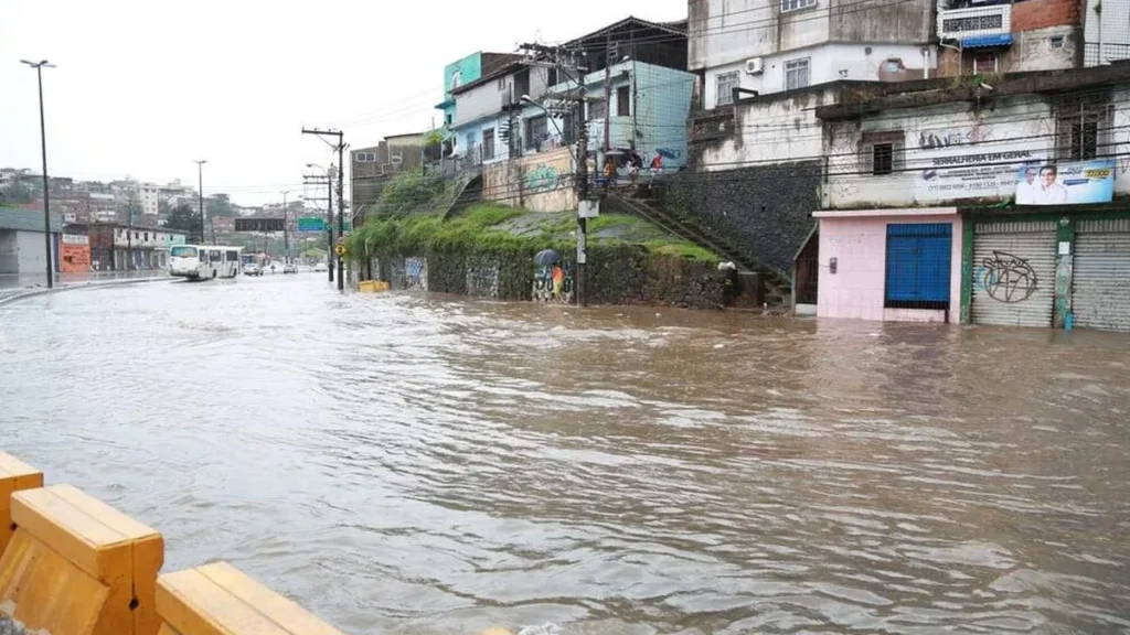Imagem Bahia do artigo Bahia sofre com o maior desastre natural da história, diz governador